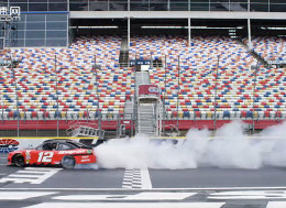 NASCAR车手Joey Logano的庆典艺术