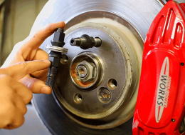 如何安装一套轮毂螺栓改装套件